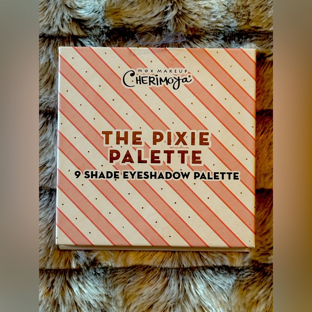 Max Makeup CHERIMOYA Pixie 9 Color Eyeshadow Palette Matte and Shimmer Shades